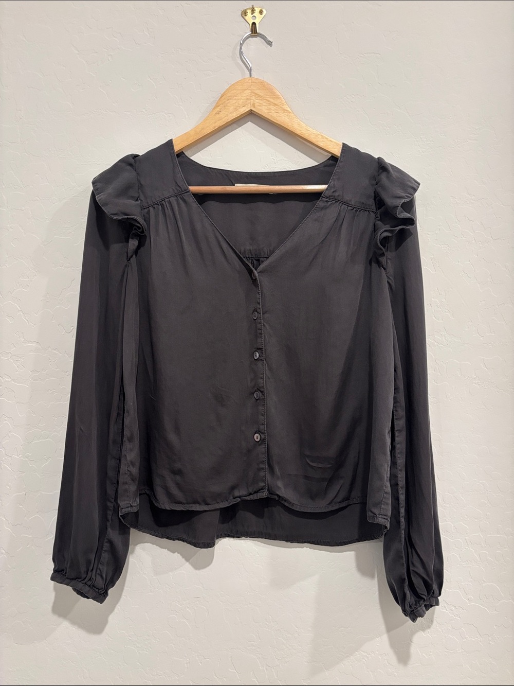 Marine Layer Black V-Neck Button-Front Long Sleeve Blouse
